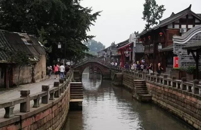 内行人建议:2024年,普通人持有这“3样东西”,有备无患!